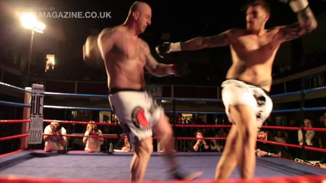 DUEL 5 / LUKASZ PAROBIEC V JAMES CANNON / PRO KICKBOXING / PEEP MAGAZINE