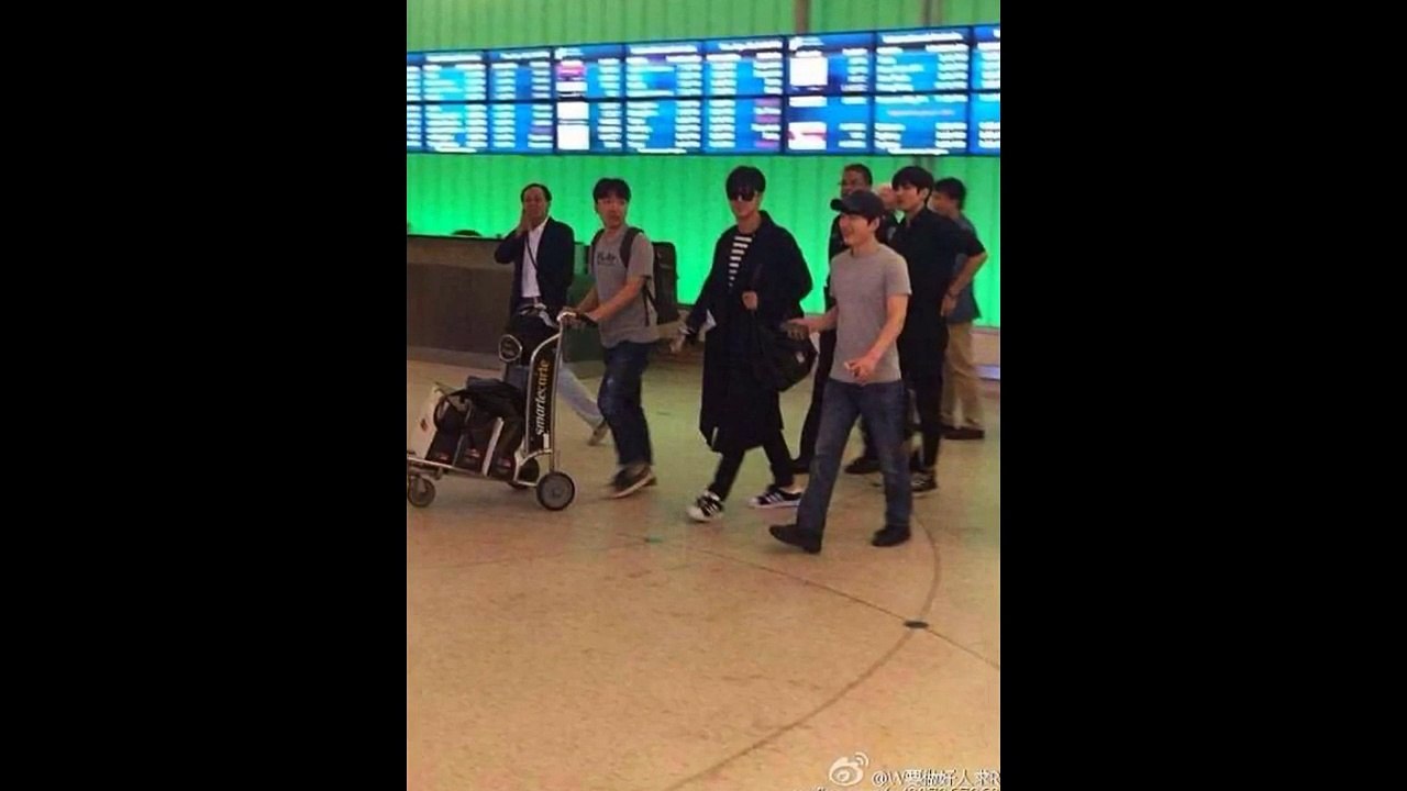Duo TVXQ arrive at LAX