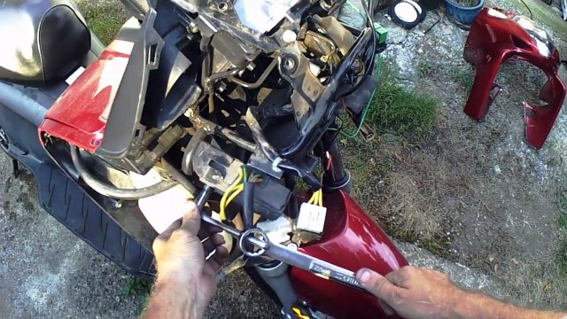 Replacing Honda Silverwing Voltage Regulator