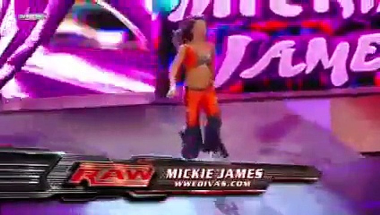 Kelly Kelly, Melina n Mickie James vs Beth, Jillian n Layla show