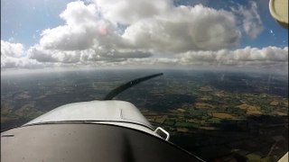 Avion - sous les nuages
