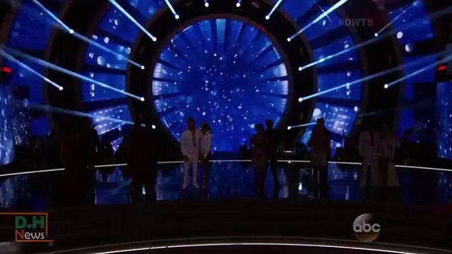 Bindi Irwin & Derek Hough - Called safe - Week 9 - Season 21 - DWTS