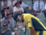 Waqar Younis vs Andrew Symonds_ BEAMERS_ exciting cricket fight