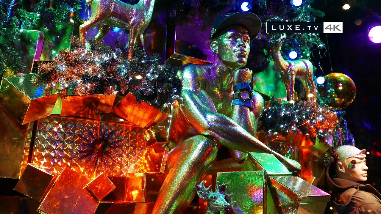 London shop windows illuminated for Christmas!