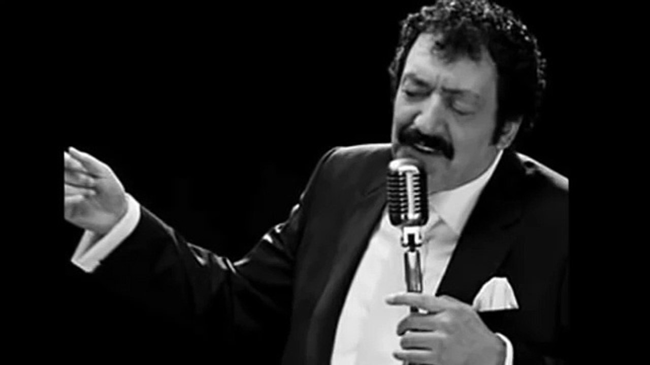 MÜSLÜM GÜRSES   İşte Gidiyorum Çeşmi Siyahım