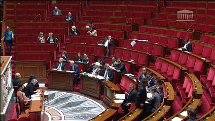 "La politique de réduction de lutte contre les nuisances aériennes sonores et atmosphériques connait un net recul depuis