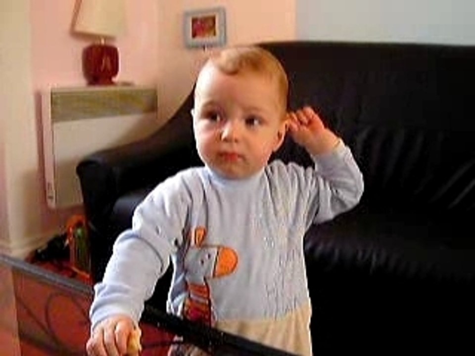 Kyllian perturbé par J-Lo a la TV