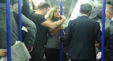 Comment réagissent les gens face à une femme harcelée dans le métro