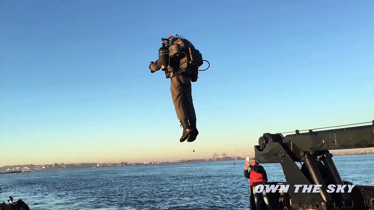 El primer jetpack personal que vuela por Nueva York
