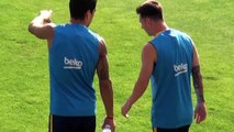 Messi entrenado con sus compañeros