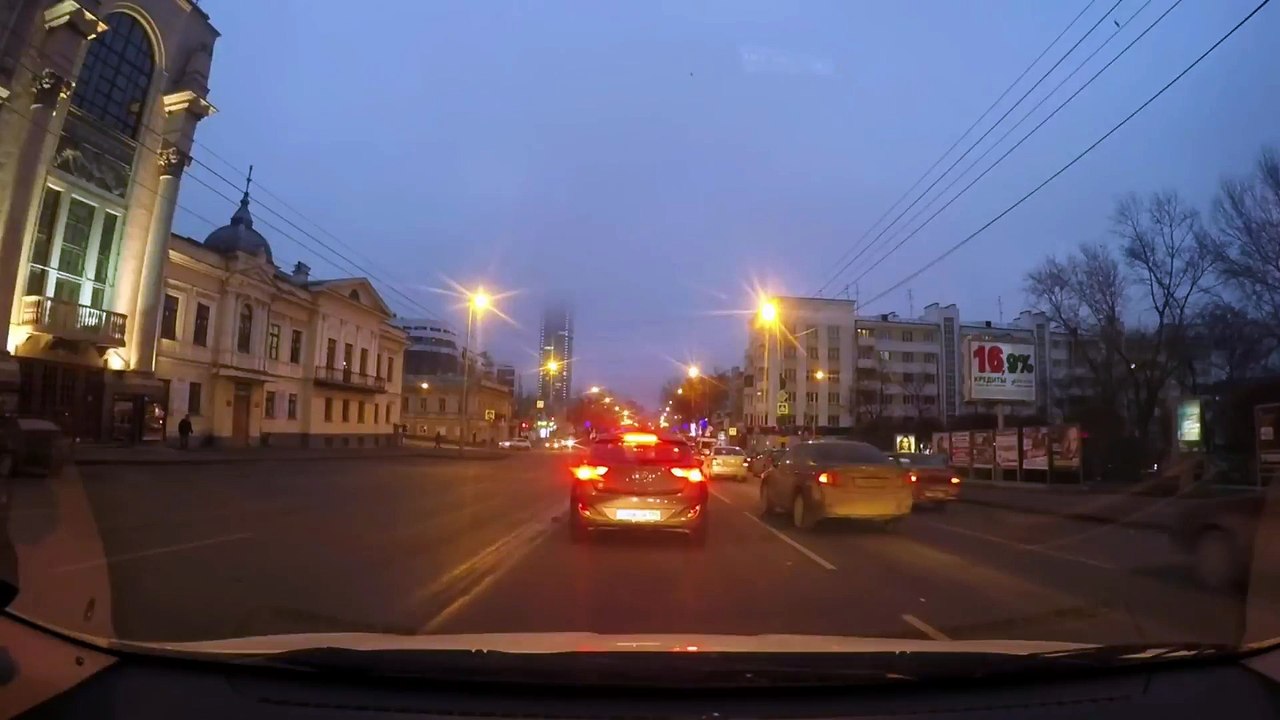 Chérie, tu vas pas me croire, j'ai eu un légé accrochage avec la voiture
