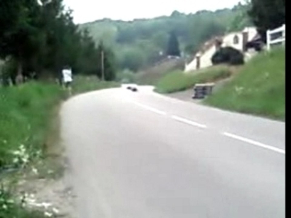 Descente a 70km/h! avant virage!!
