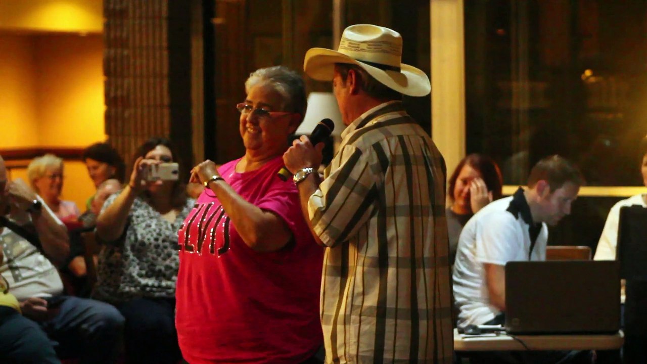 Tony Nance & Brooke Wright sing 'I Can Help' Sheffield Remembers 2015