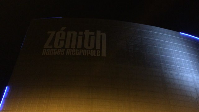 Les fans de Maître Gims devant le Zénith de Nantes