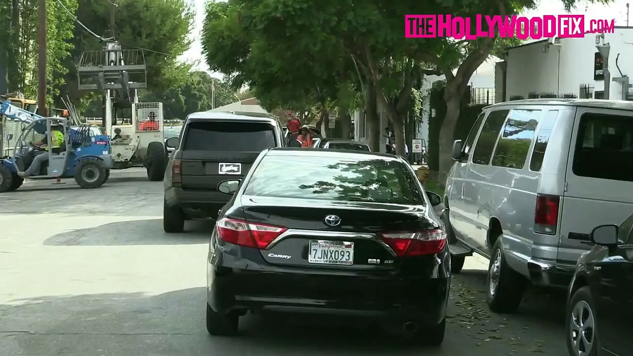 Justin Bieber Comforts Corey Gamble After Lamar Odom Drug Overdose 10.14.15 - TheHollywoodFix.com