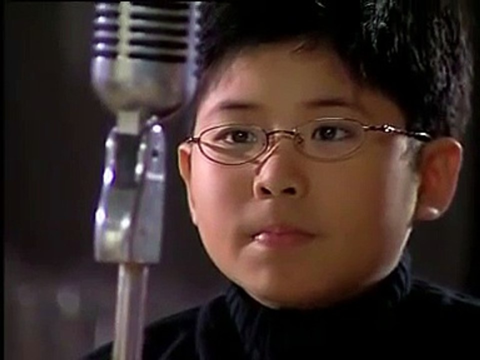 year_old_sing_You_Raise_Me_Up_(Samuel_Afi)