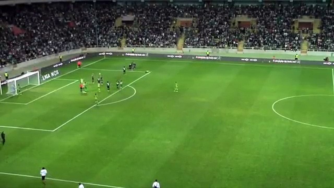 Jorge jesus invade campo