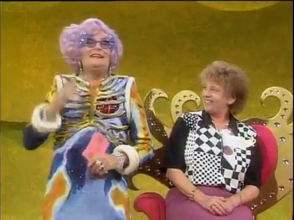 Dame Ednas Neighbourhood Watch S2E3 Lynns Home