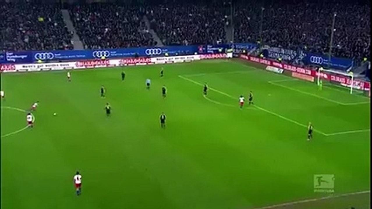 Settle down . What a Goal