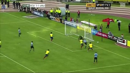 Edison Cavani Gtreat shot but Alexander Dominguez Amazing save