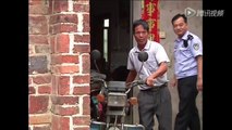 Chine : Un enfant de 2 ans conduit une moto