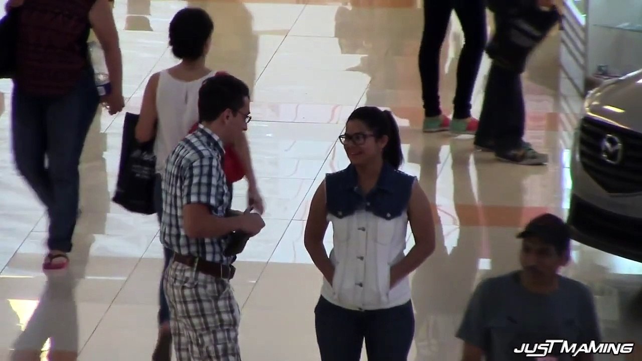 Nerd ligando Bromas 2015