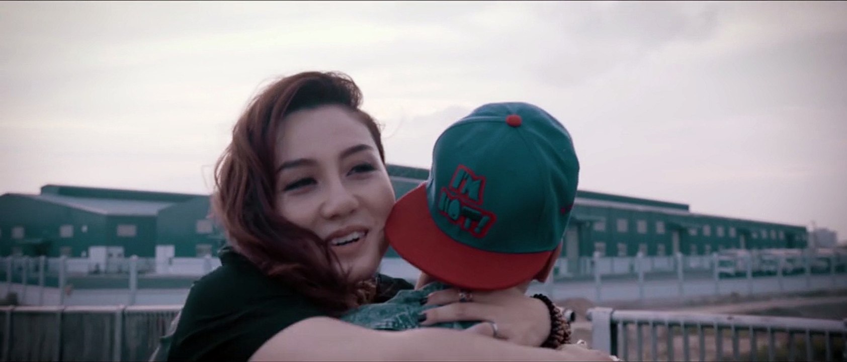 Trouble-Hoàng Yến Idol