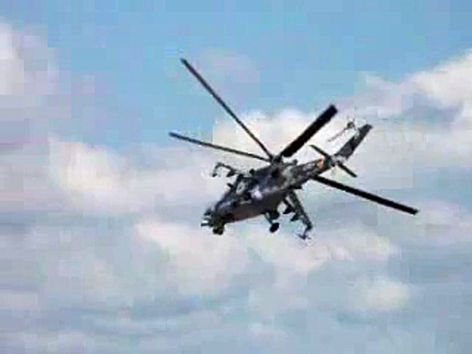 Como vuela este helicoptero ?