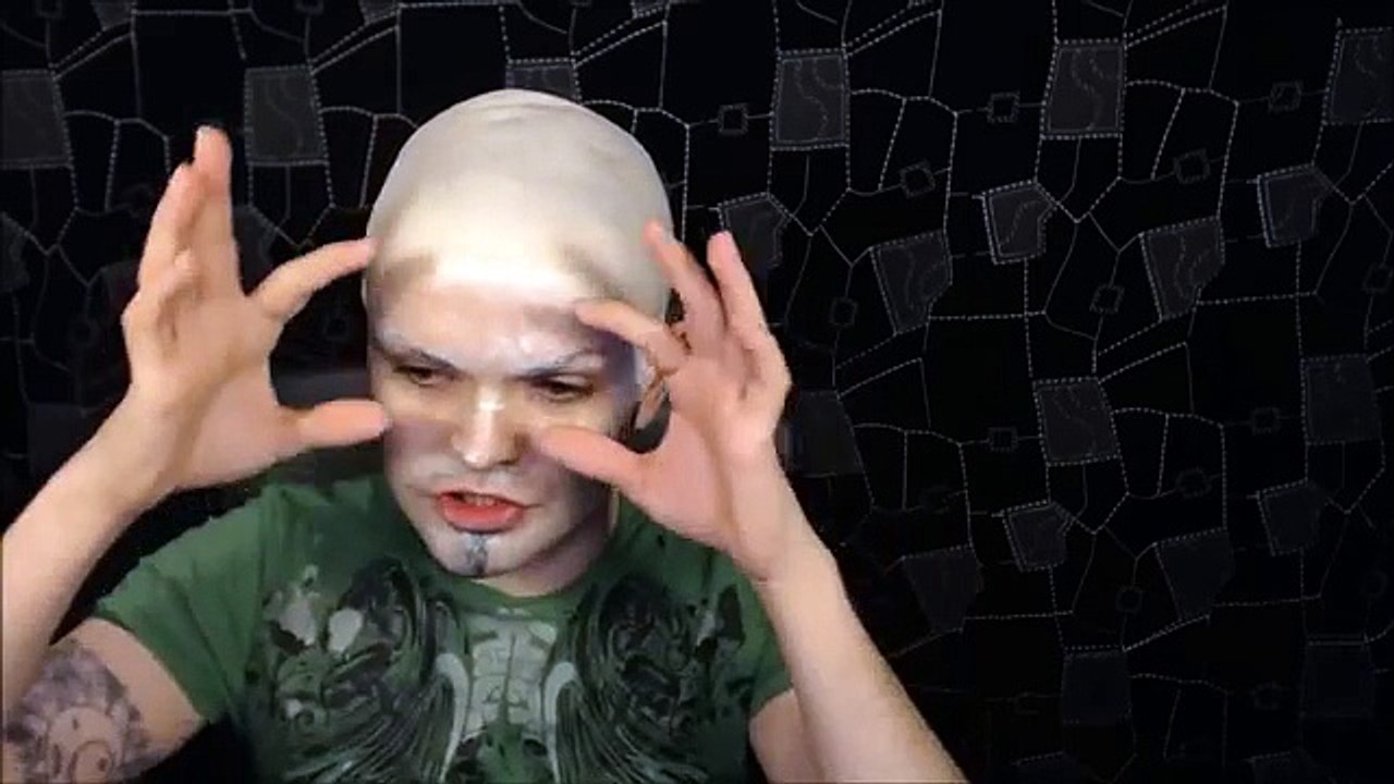 Smiley - The Original Makeup Tutorial!