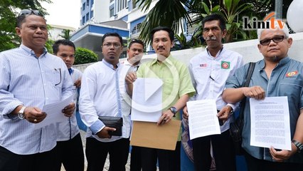 Demo rombak Spad: Teksi vs teksi