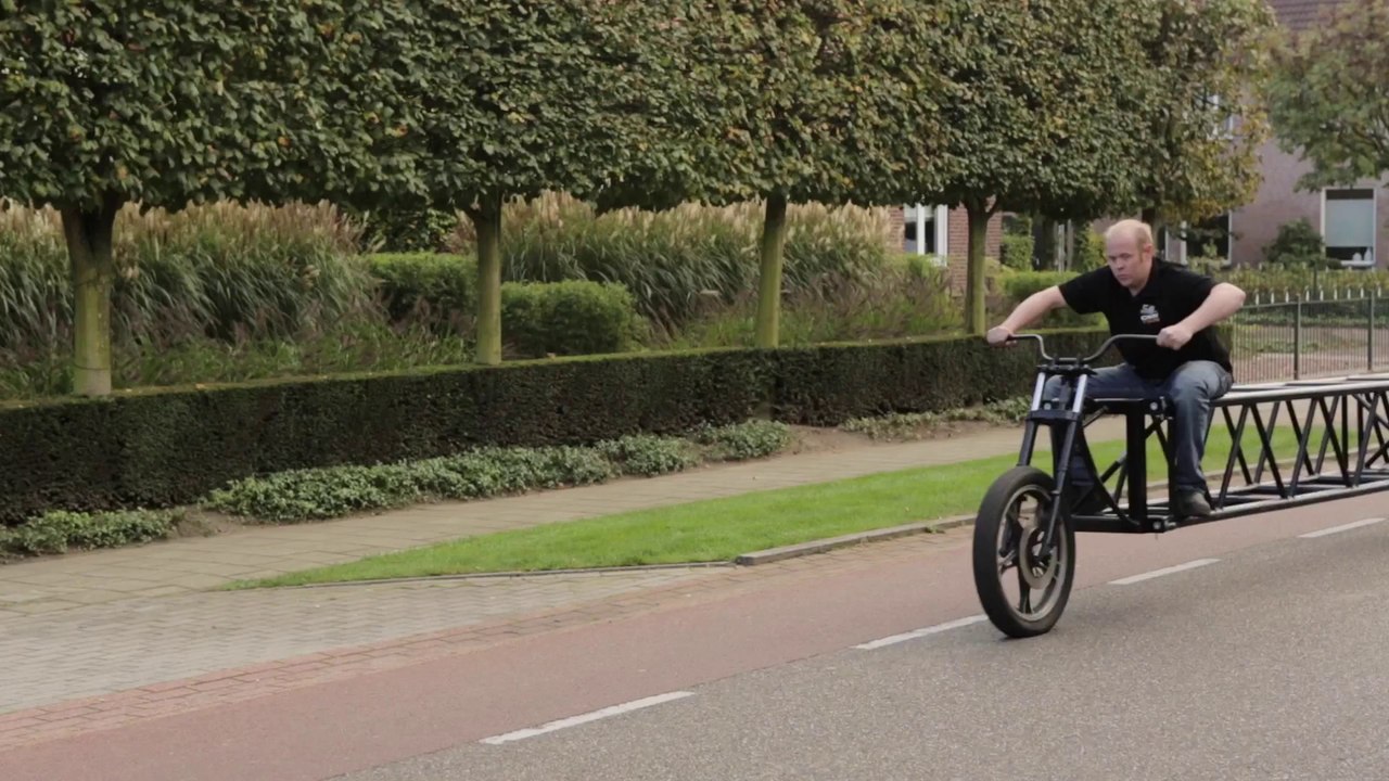Le vélo le plus long du monde : 35m. Record du monde battu!