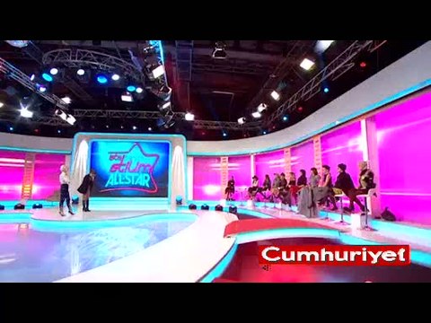 Tuvaleti gelince stüdyodan koşarak çıktı