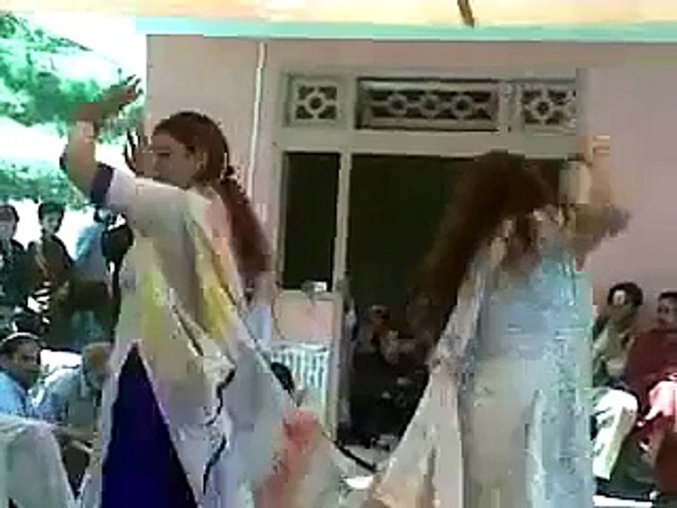 Peshawar pathan girls mast dance in wedding on pashto song