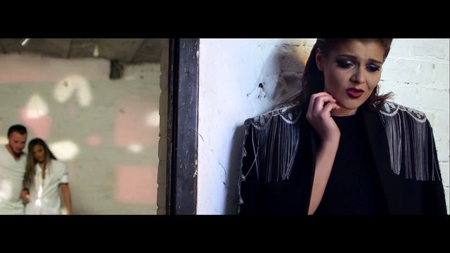 Alexandra Crisan - Minte-ma frumos (Official Music Video)