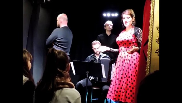 Marles-les-Mines : en bus avec Carmen