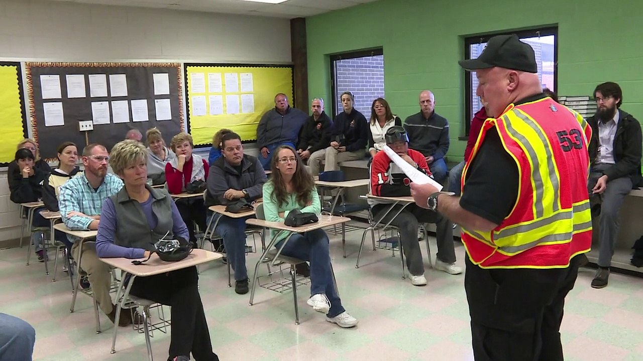 Aux Etats-Unis, des enseignants s'entraînent co...