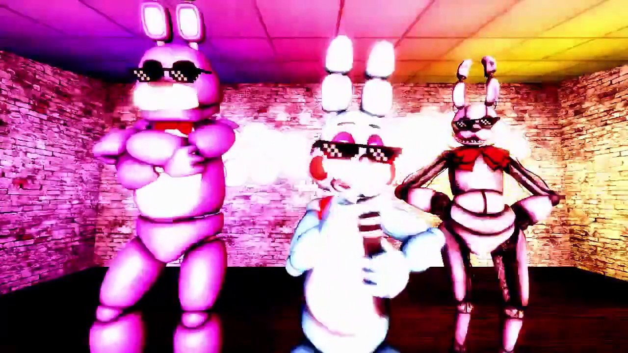 [FNAF SFM] Try Not To Laugh Challenge | Problem At Freddys EP1