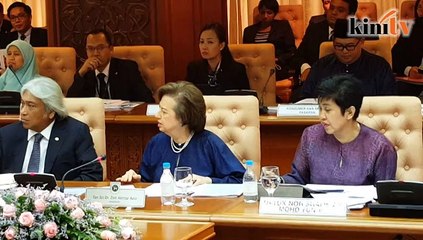 Zeti: Saya tak mahu hakimi peguam negara