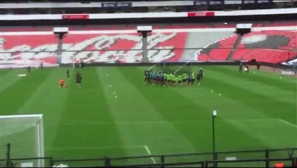 El TRI reconoció la cancha del Azteca