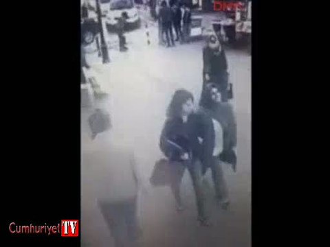 Cadde ortasında tekme tokat kavga