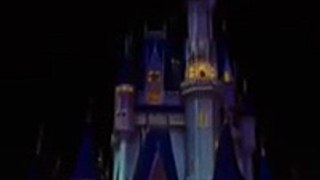 *Frozen Holiday Wish* Magic Kingdom *2014 * Orlando * Disney* Elsa congelando o castelo Ci