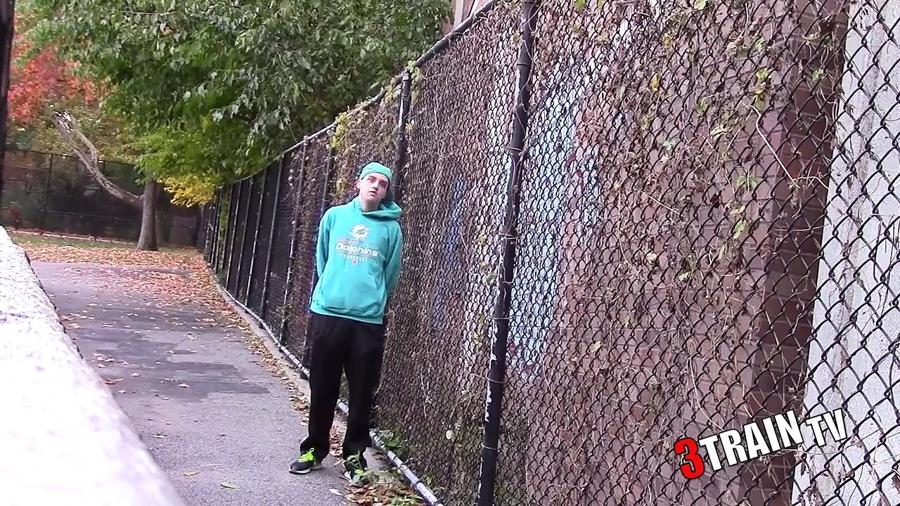 SQUEEZE MY COCK IN THE HOOD PRANK