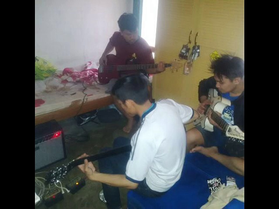 FROMOUS - HARI INDAH_demo