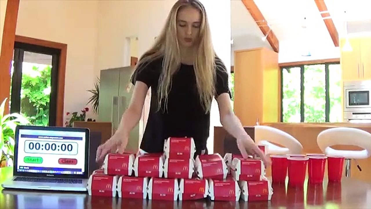 Very bad buzz : Une Miss dévore 22 Big Mac à la suite !!!