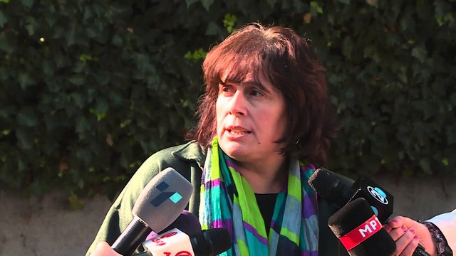 Debat për mediat, ekspertët: Politika t’i mbajë duart larg nga mediat