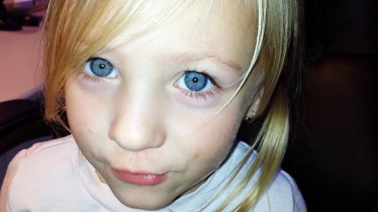 BONITA BOSCH 4 jaar zingt  De Stoomboot