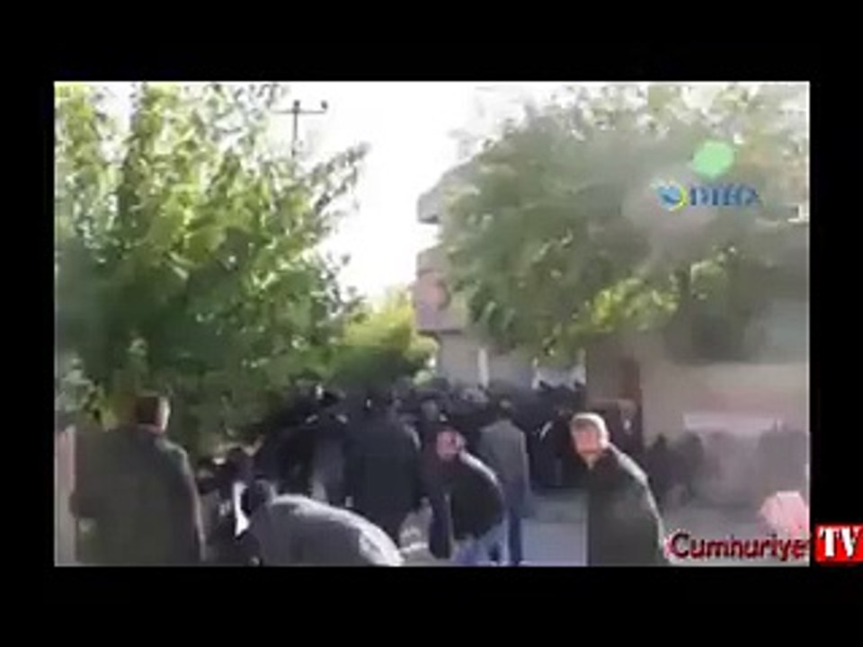 HDP- Silvan'da Figen Yüksekdağ'ın üzerine ateş açıldı