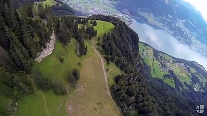 Hombre se lanzó desde una montaña y grabó la caída