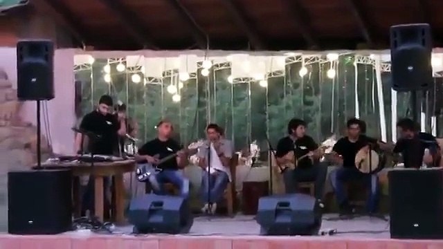 Мега прикол!!! Музыкант не сдержался