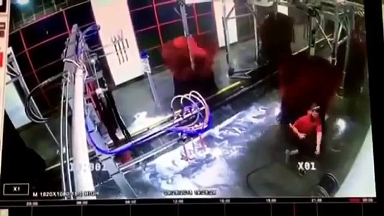Manager gets stuck in automatic car wash